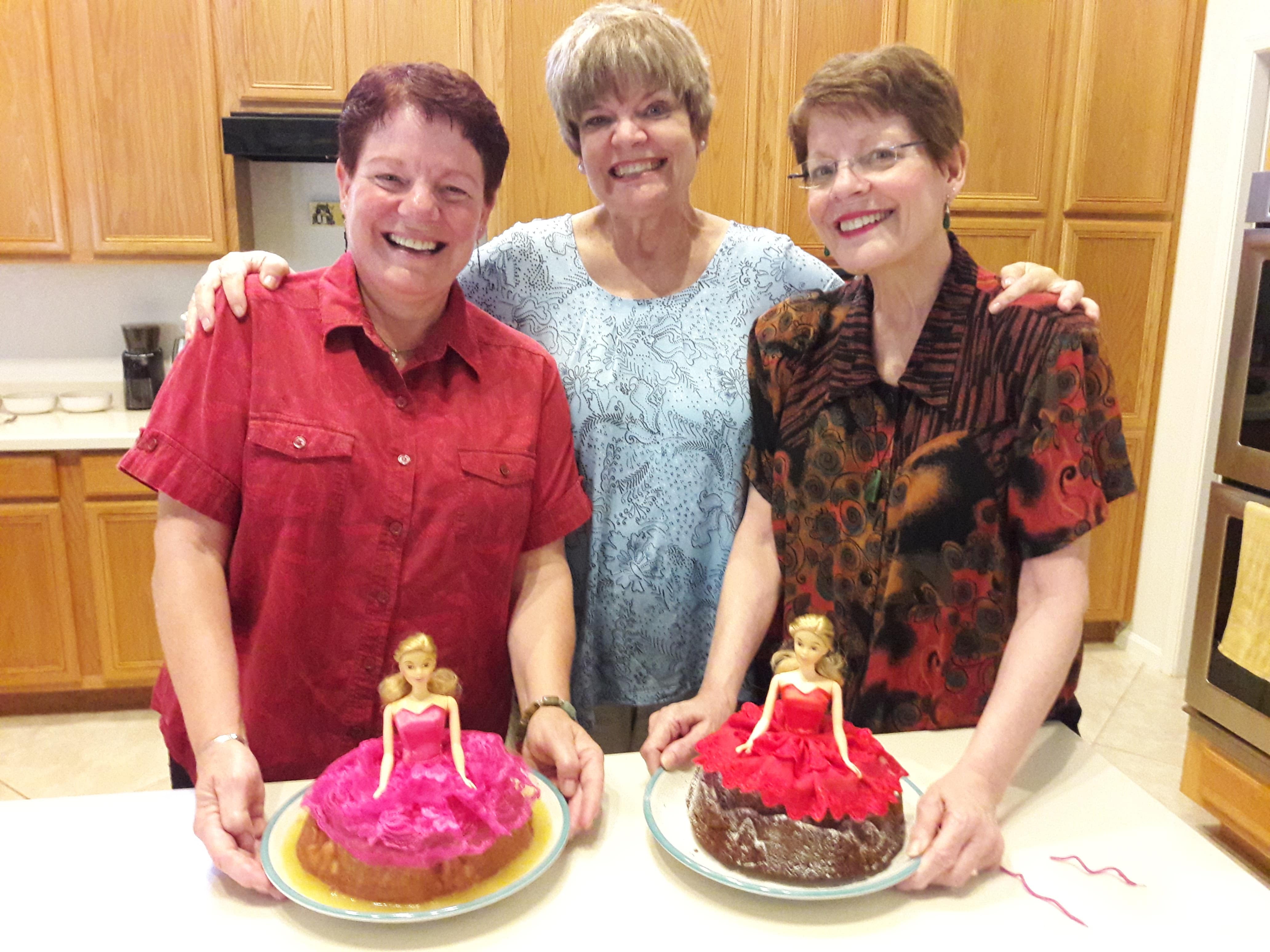 Elisa and her
                sisters (current)